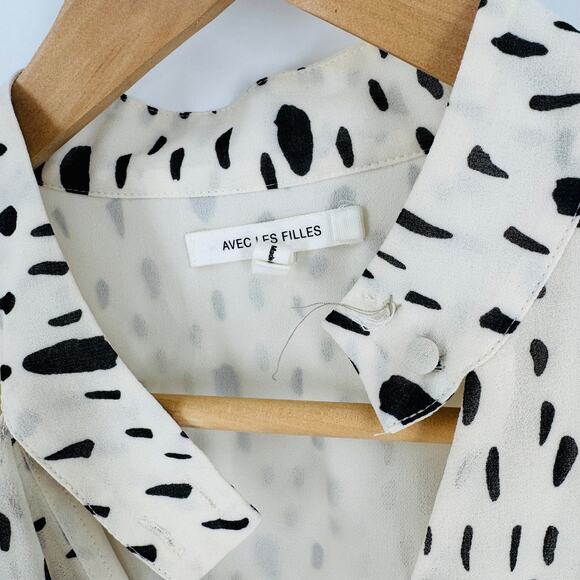 Avec Les Filles Cream Black Dot Ruffle Tie Neck Blouse Size Medium - Picture 4 of 8